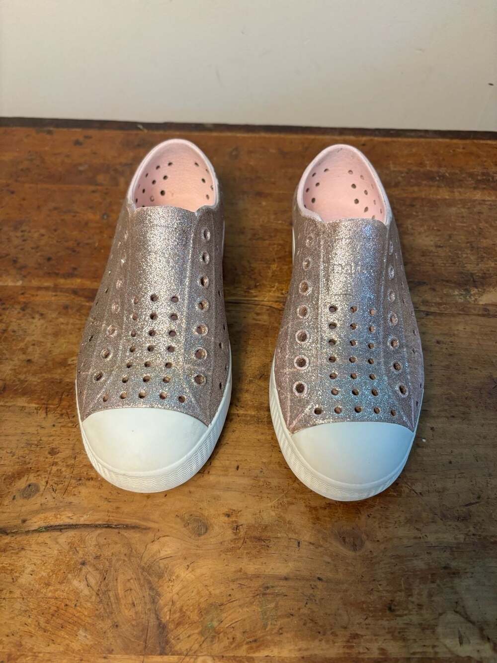 Native Jefferson Bling Rose Gold Glitter Slip-On Shoes Size J1